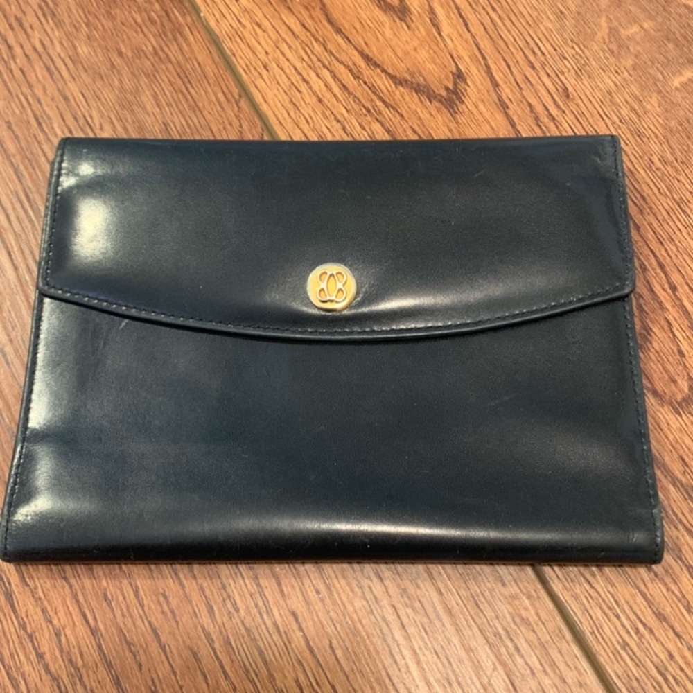 Bosca Full Grain Leather Bi-Fold Snap Wallet